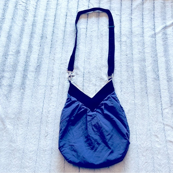 Volcom purse - Picture 2 of 9